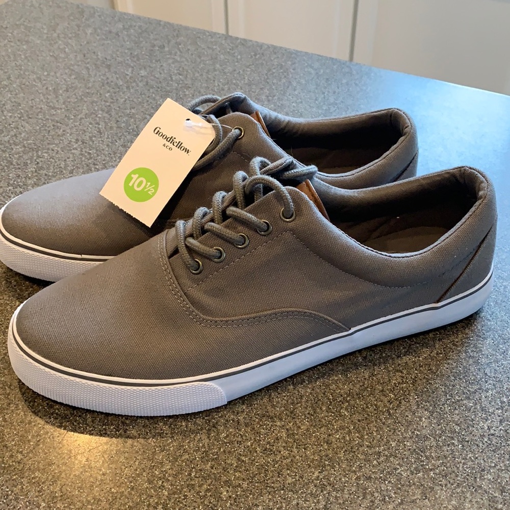 Men’s Goodfellow Canvas shoes. 10.5 NWT